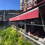 Cocooning Near Dinant 300m From River Meuse Дом отдыха